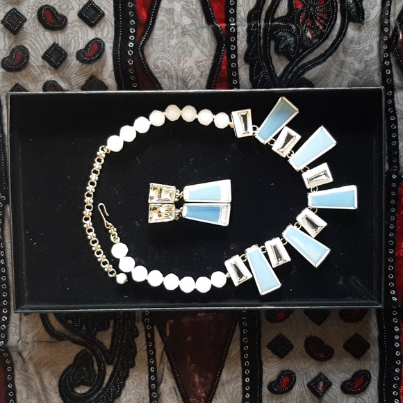 HEIDI DAUS Necklace w Clip-on Earrings - Gold Tone w Opalesque & White Stones - Picture 9 of 14